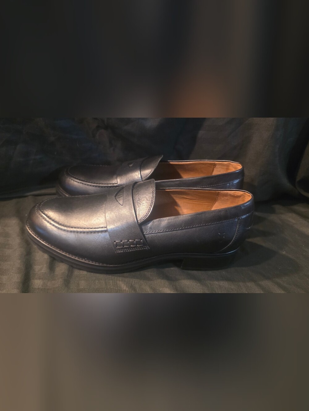 Frye Melissa Lug Loafer Black FR40696 Women Size 9.5 NWOB Defect